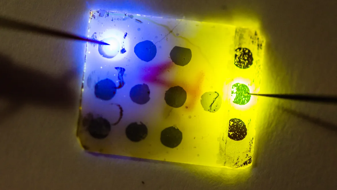 Fabrication of intrinsic white light emitting diodes using nanostructures synthesized by the low temperature method