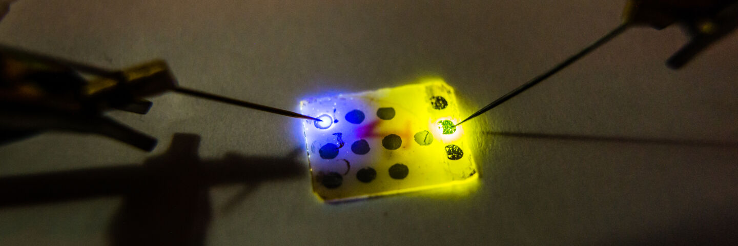 Fabrication of intrinsic white light emitting diodes using nanostructures synthesized by the low temperature method