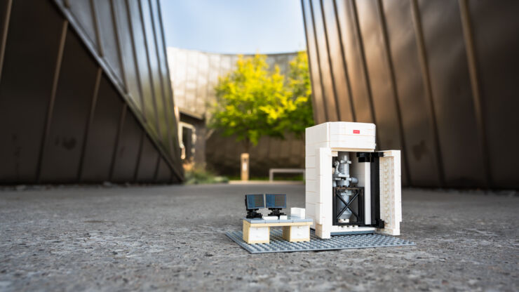 Lego model of an electron microscope