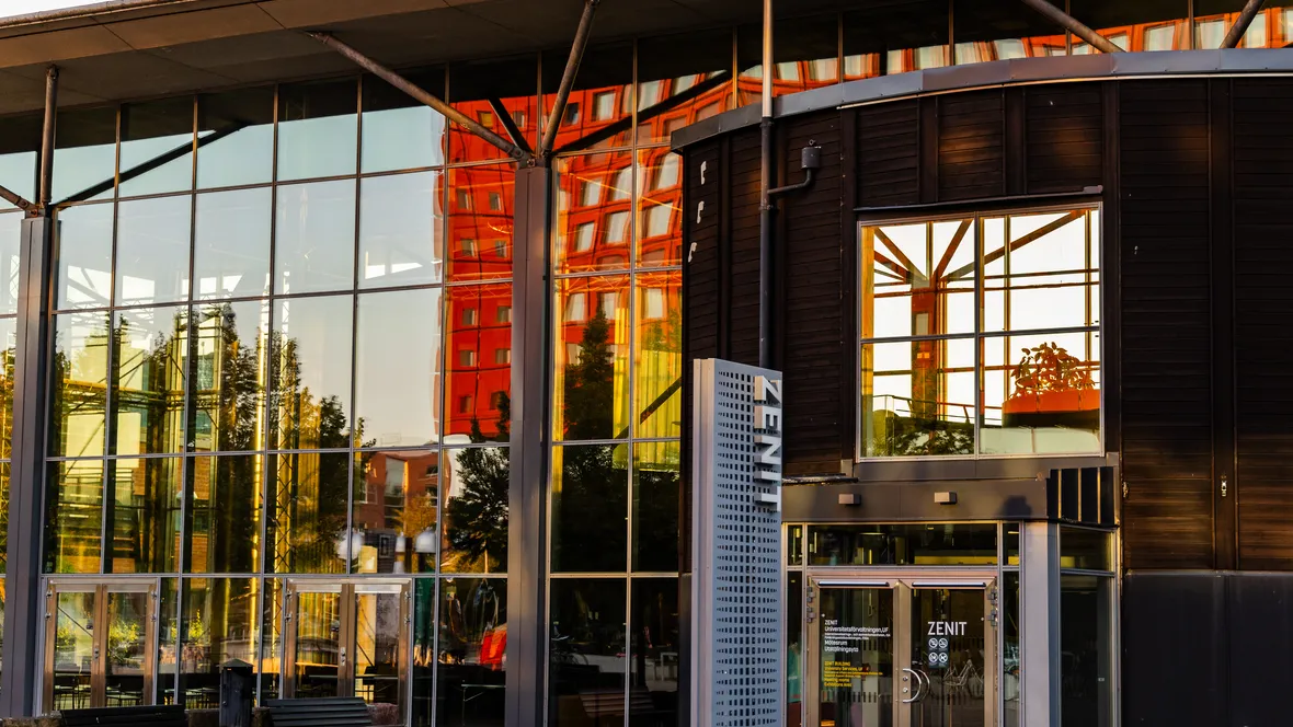 Building from the outside, signpost 